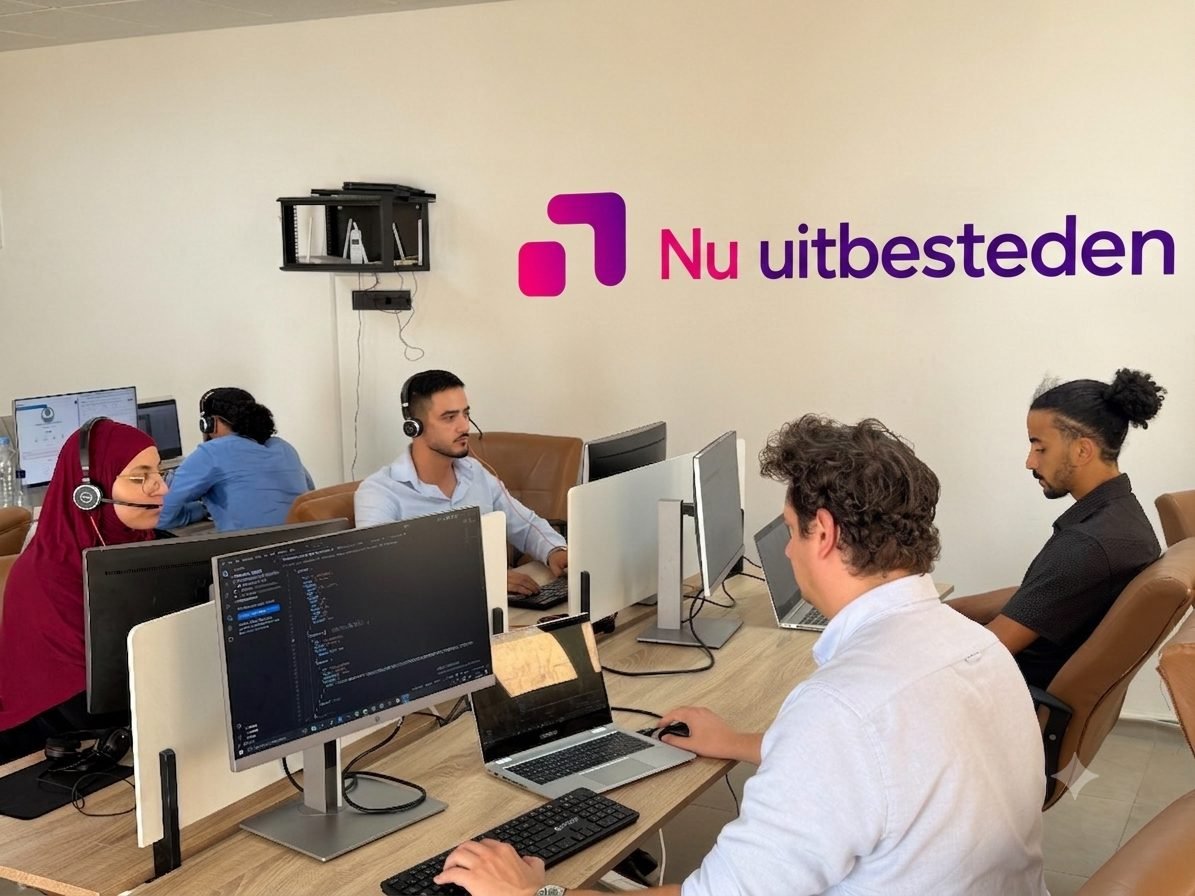 Team van Nu Uitbesteden aan het werk